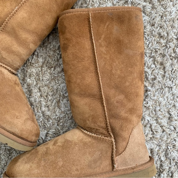 UGG Women's Classic Tall II Boot size 6 Chestnut Sheepskin Insole Suede Outer - Picture 12 of 16